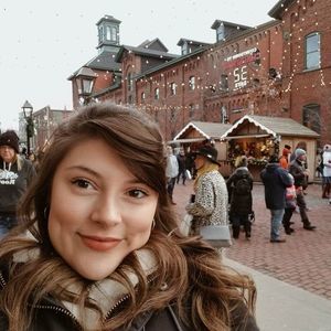 Meet your Posher, Laura